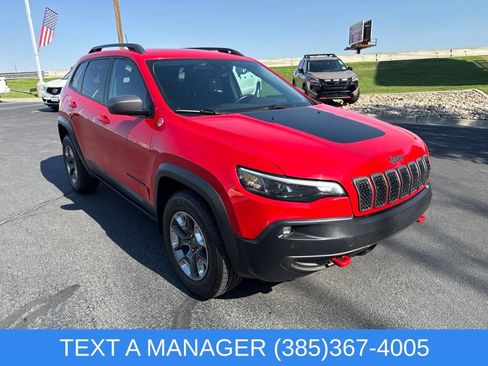Used 2019 Jeep Cherokee Trailhawk AWD/4WD image 1