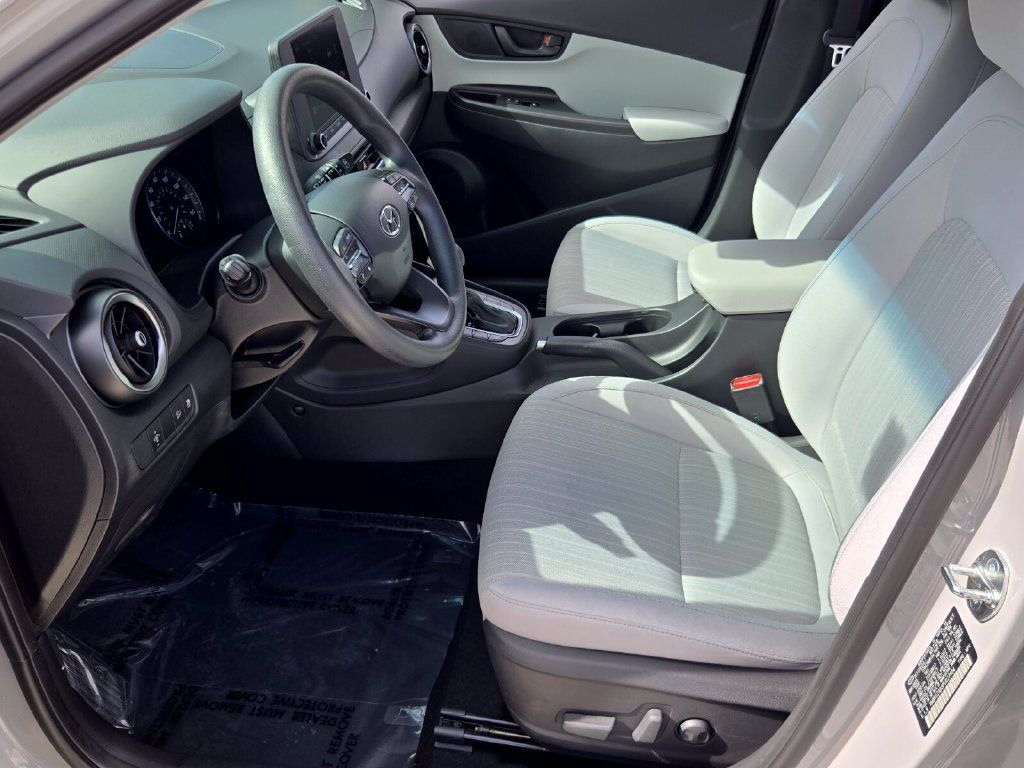 Used 2023 Hyundai Kona SEL FWD image 10