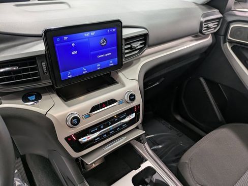 Certified 2023 Ford Explorer XLT image 11