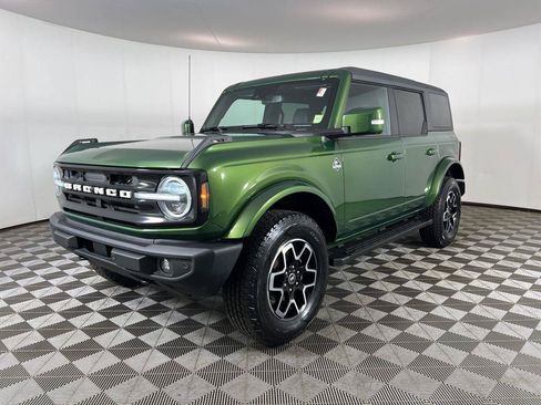 Used 2023 Ford Bronco Outer Banks AWD/4WD image 13