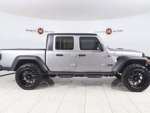 Used 2020 Jeep Gladiator Sport w/ Quick Order Package 24S image 2