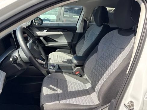 Used 2025 Volkswagen Tiguan S FWD image 7
