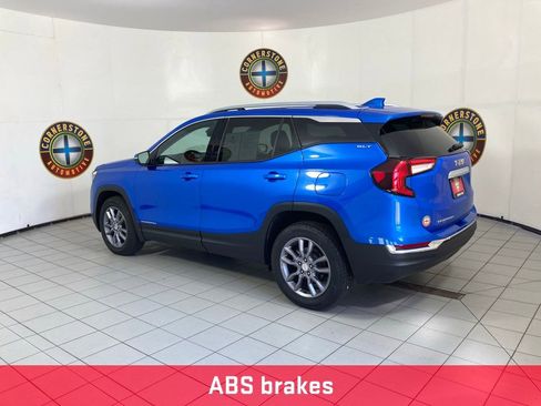 Used 2024 GMC Terrain SLT image 24