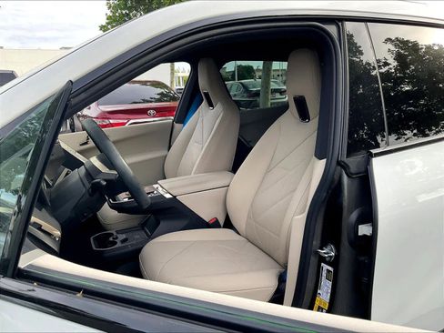 Used 2023 BMW iX xDrive50 w/ Premium Package image 25