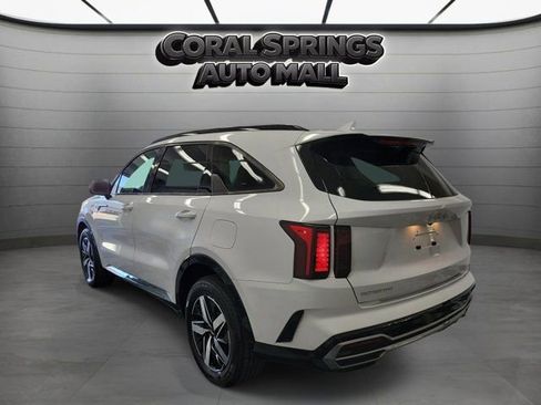Certified 2023 Kia Sorento EX w/ Panoramic Sunroof Package FWD image 4