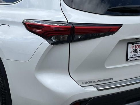 Used 2021 Toyota Highlander Limited image 5
