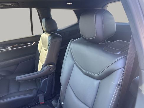 Used 2022 Cadillac XT6 Premium Luxury image 19