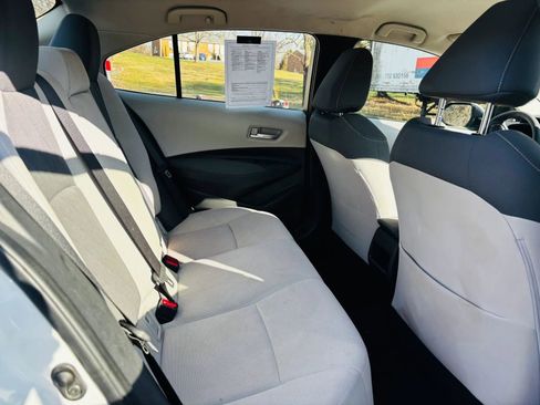 Used 2020 Toyota Corolla LE FWD image 9