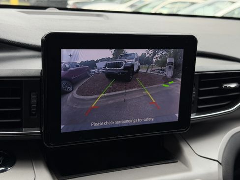 Used 2023 Ford Explorer XLT w/ Equipment Group 202A RWD image 25