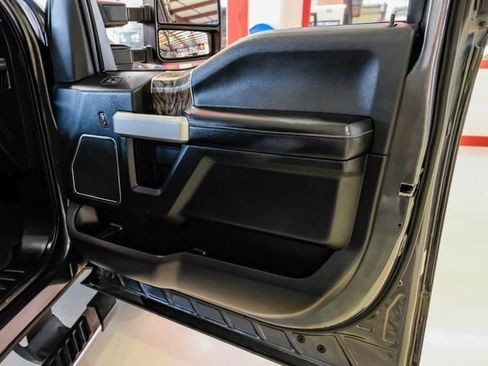 Used 2017 Ford F250 Lariat w/ Lariat Value Package image 43