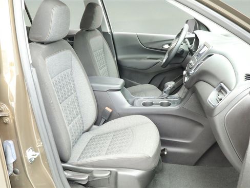 Used 2024 Chevrolet Equinox LT image 38