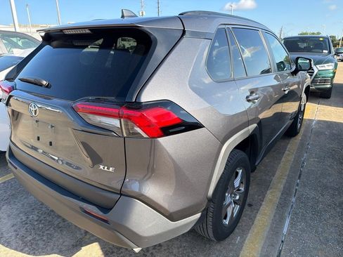 Used 2025 Toyota RAV4 XLE FWD image 5