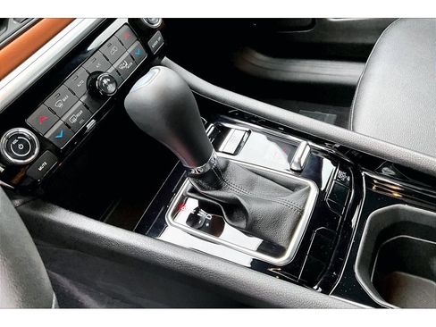 Used 2024 Jeep Compass Limited image 16