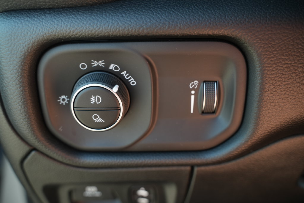 Used 2023 RAM 1500 Big Horn AWD/4WD image 35