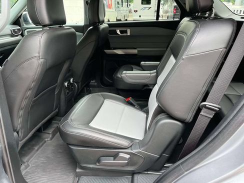 Certified 2024 Ford Explorer XLT w/ Equipment Group 202A AWD/4WD image 18