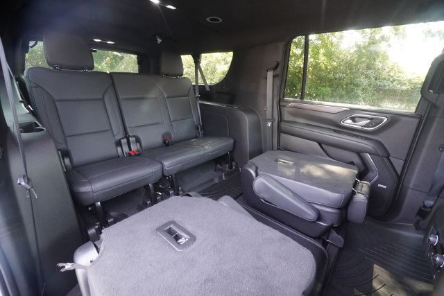 Used 2022 Chevrolet Suburban Z71 w/ Z71 Off-Road Package AWD/4WD image 24