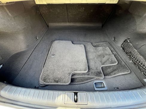 Used 2025 Genesis G70 2.5T image 33