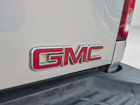 Used 2014 GMC Sierra 2500 SLT w/ SLT Convenience Package AWD/4WD image 16