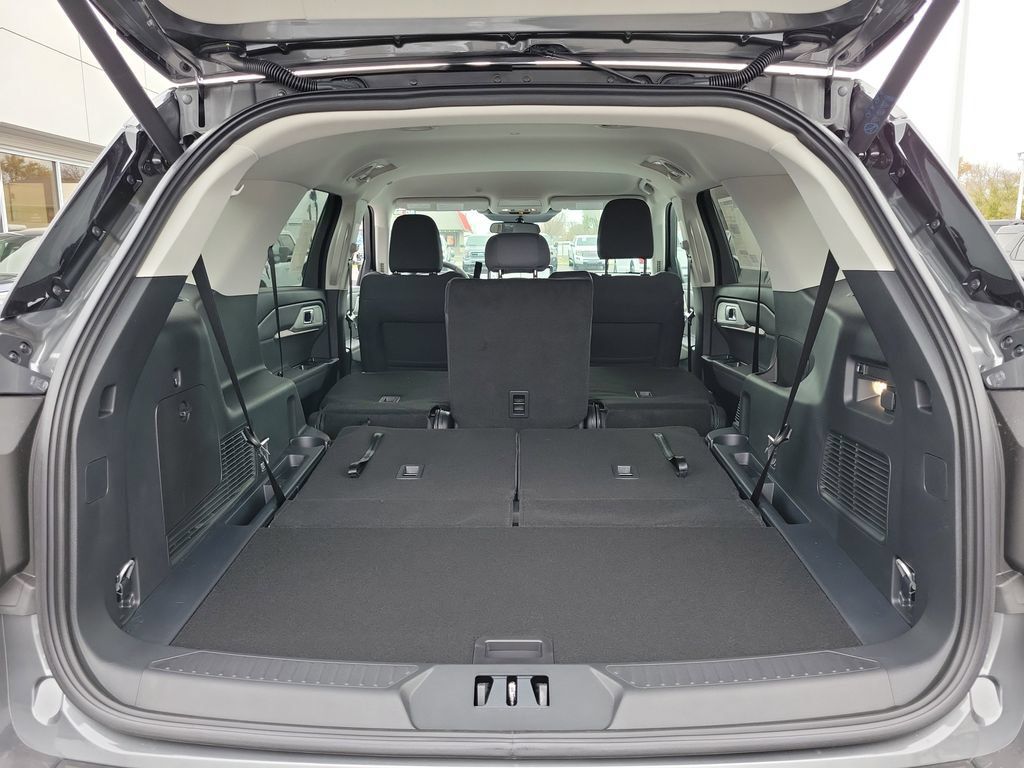 New 2026 Ford Explorer Active RWD image 10