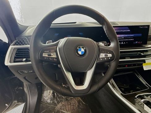 Used 2026 BMW X5 xDrive40i w/ Premium Package image 11