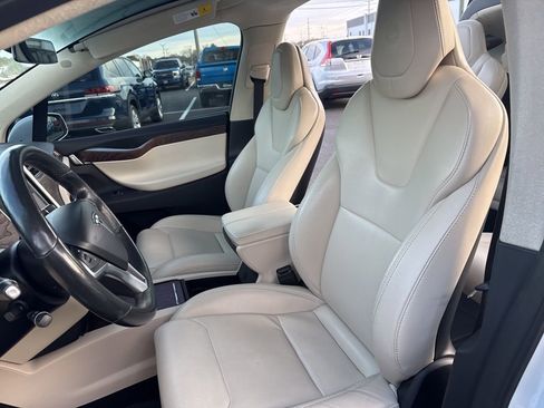 Used 2018 Tesla Model X P100D image 8