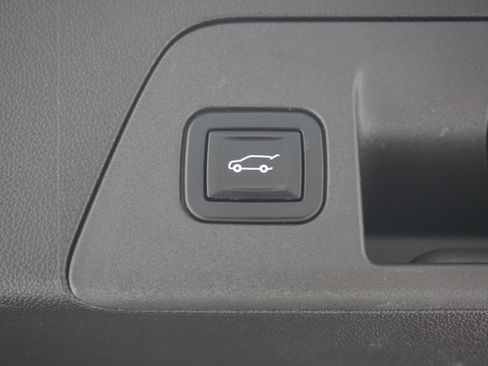 Used 2022 Buick Envision Essence w/ Sport Touring Package FWD image 28