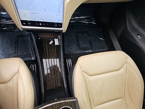 Used 2015 Tesla Model S 85D image 18