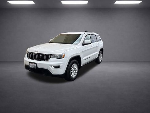 Used 2018 Jeep Grand Cherokee Laredo RWD image 6
