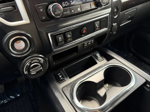Used 2019 Nissan Titan SV w/ SV Convenience Package AWD/4WD image 35