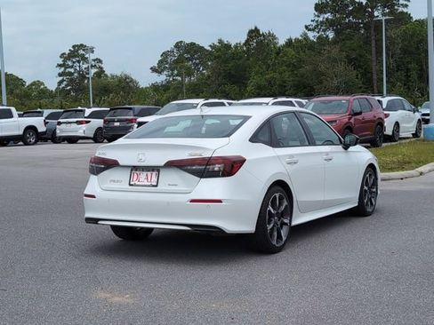 Used 2025 Honda Civic Sport Touring image 3