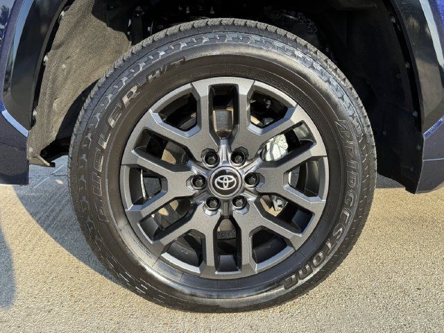 Used 2025 Toyota Tundra Platinum AWD/4WD image 12