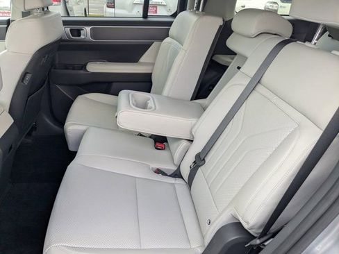 Used 2025 Hyundai Santa Fe SEL FWD image 14