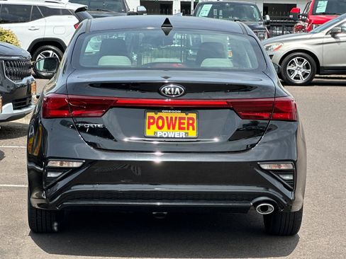 Used 2021 Kia Forte LXS FWD image 5