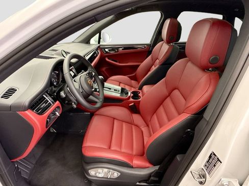 Used 2026 Porsche Macan AWD/4WD image 5