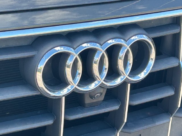 Used 2019 Audi Q8 Premium Plus AWD/4WD image 9