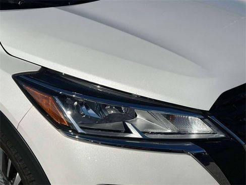 Used 2023 Nissan Kicks SV image 9