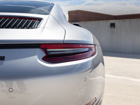 Used 2018 Porsche 911 GT3 RS image 26