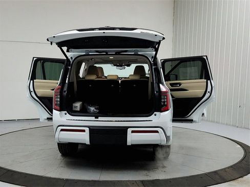New 2026 Nissan Armada Platinum Reserve image 14