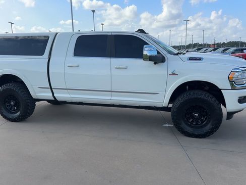 Used 2023 RAM 2500 Limited AWD/4WD image 2