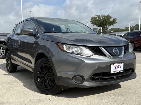 Used 2019 Nissan Rogue Sport S AWD/4WD image 2