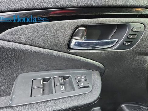 Used 2022 Honda Pilot Touring image 25