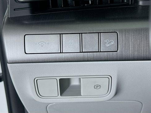 Used 2025 Hyundai Kona SEL image 17