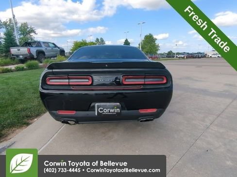Used 2016 Dodge Challenger SXT w/ Driver Convenience Group RWD image 5
