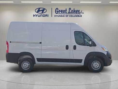 Used 2023 RAM ProMaster 2500 w/ Convenience Group FWD image 6