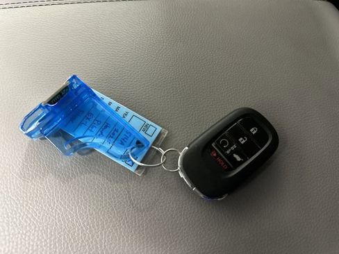Used 2025 Honda Pilot EX-L image 36