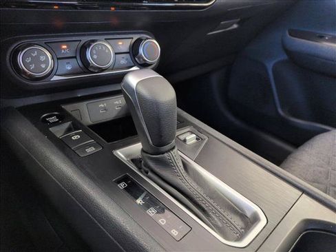 Used 2025 Nissan Kicks SV FWD image 12