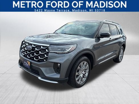 Certified 2025 Ford Explorer Platinum AWD/4WD image 4