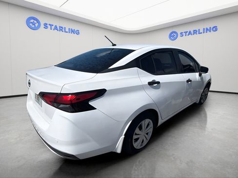 Used 2020 Nissan Versa S FWD image 3