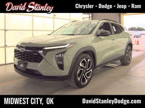 Used 2024 Chevrolet Trax RS w/ Driver Confidence Package FWD image 1