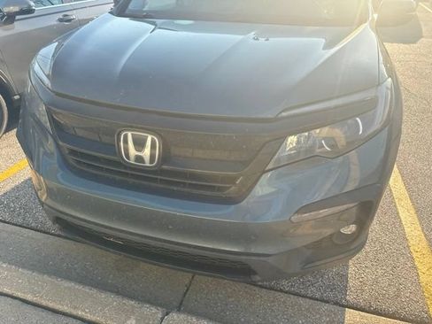 Used 2021 Honda Pilot Special Edition image 3
